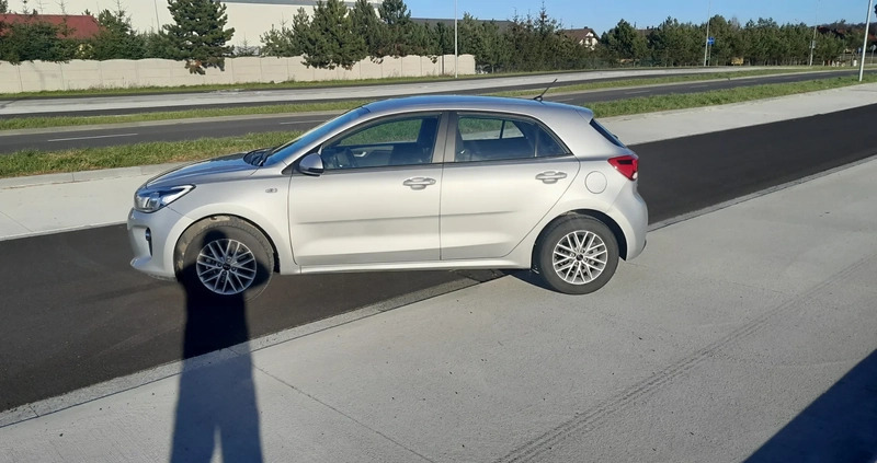 Kia Rio cena 46999 przebieg: 31000, rok produkcji 2019 z Luboń małe 29